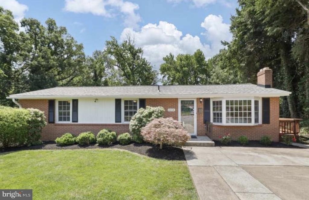 6224 Thornwood Drive - Photo 0