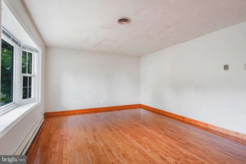 408 Deerwood Drive - Photo 3
