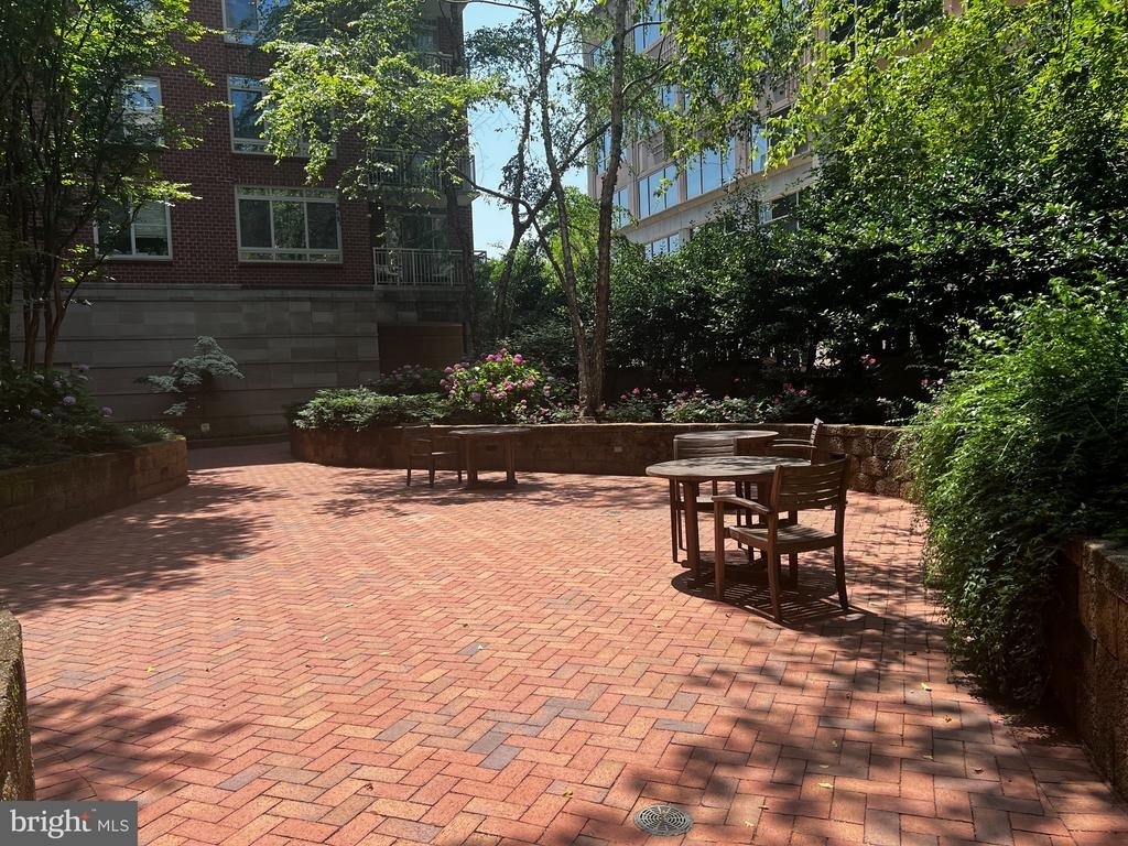 820 N Pollard Street - Photo 14