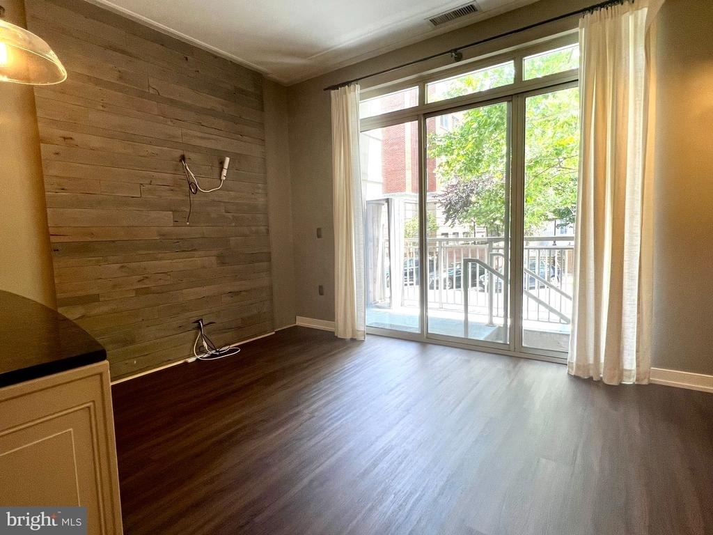 820 N Pollard Street - Photo 3