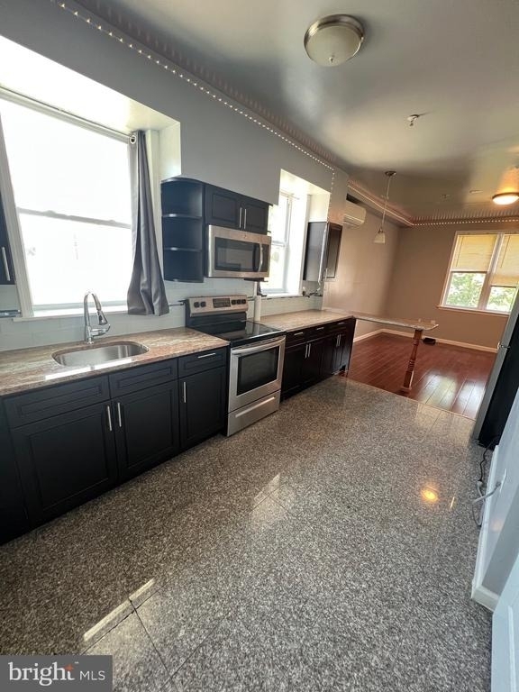 631 N 11th Street - Photo 2