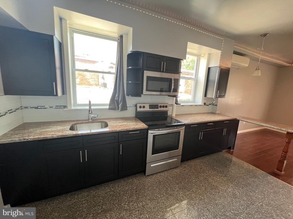 631 N 11th Street - Photo 3