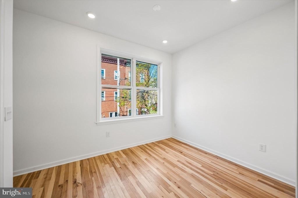 1645 N Marshall Street - Photo 7