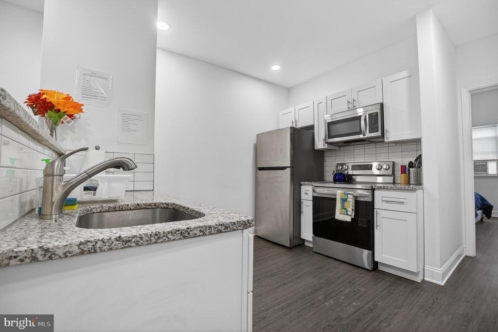 3138 W Allegheny Avenue - Photo 5