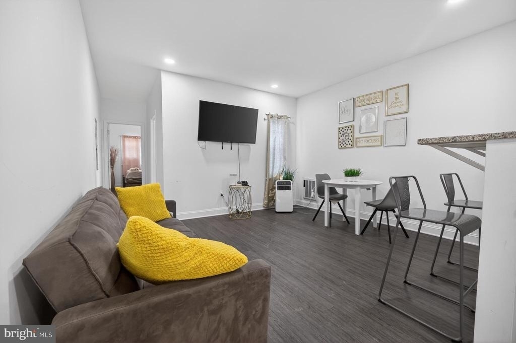 3138 W Allegheny Avenue - Photo 6