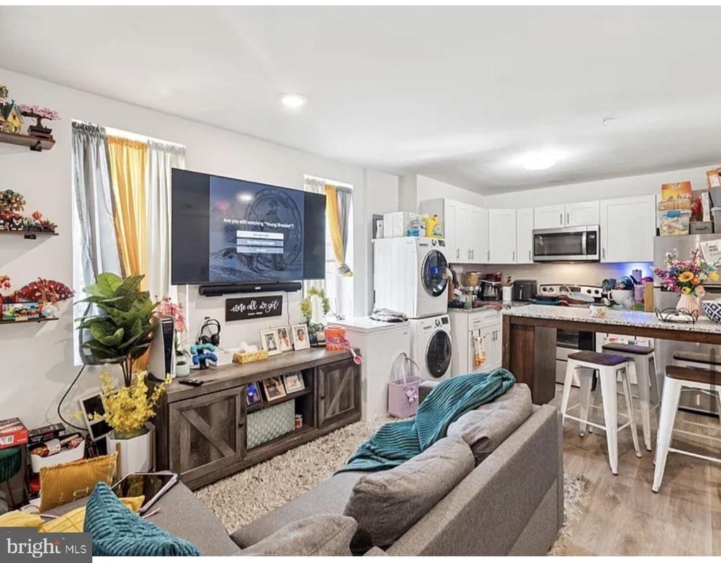 4136 Mantua Avenue - Photo 2