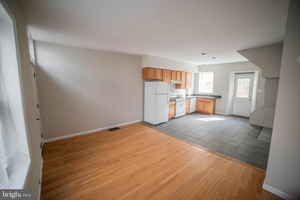 1107 N 3rd Street - Photo 2