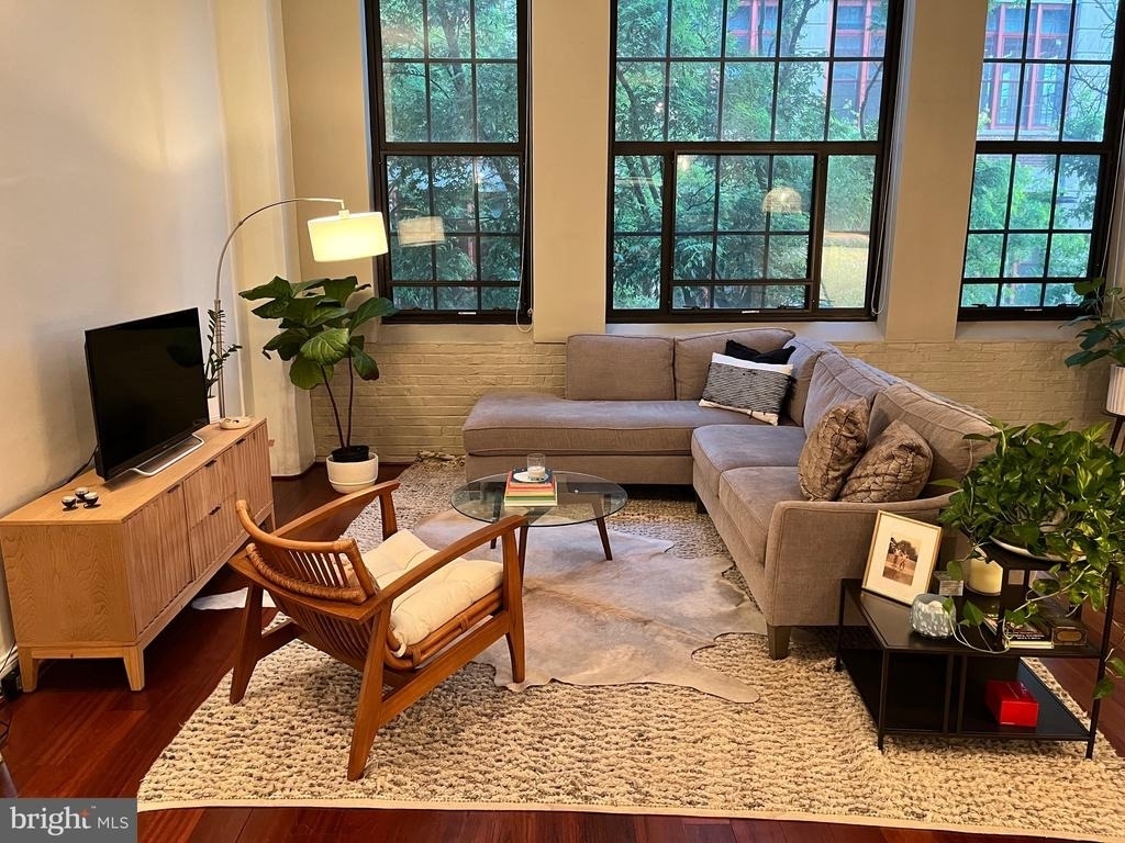 2429 Locust Street - Photo 10