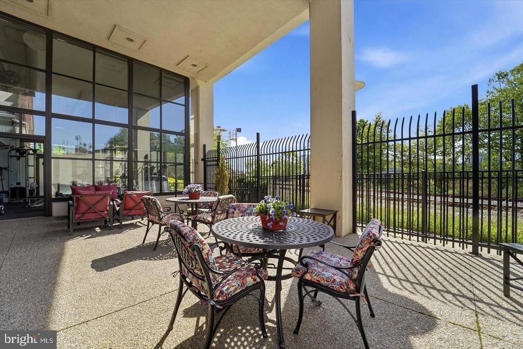 2429 Locust Street - Photo 30