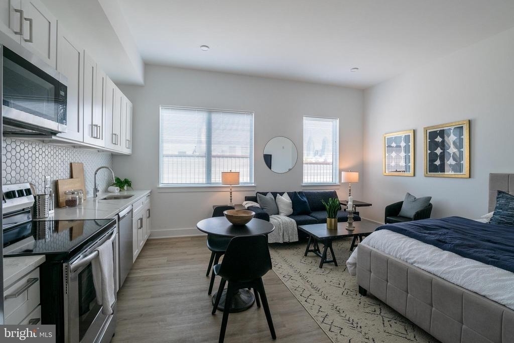 2235 Washington Avenue - Photo 2