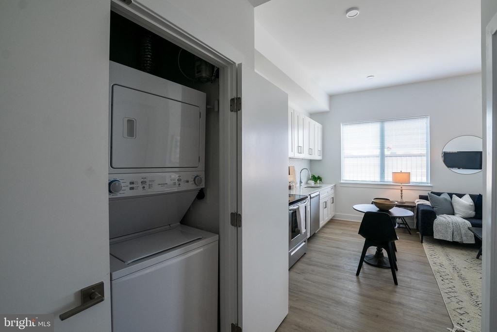 2235 Washington Avenue - Photo 8