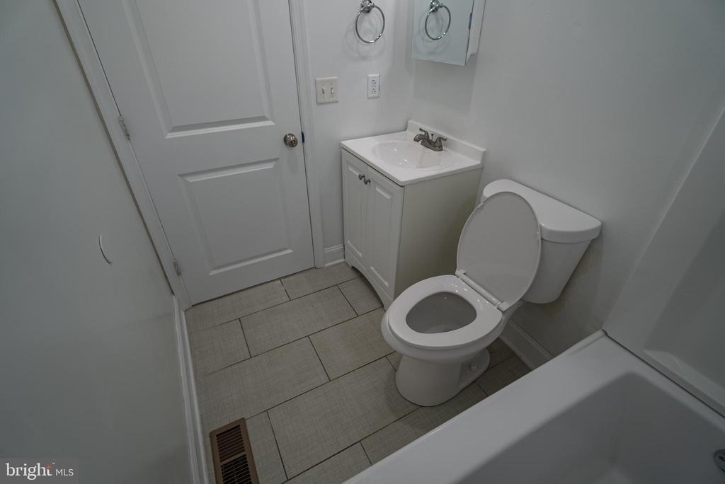 2410 Wharton Street - Photo 18