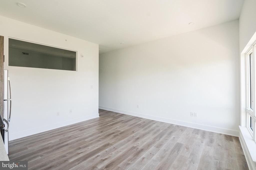 1420 Point Breeze Avenue - Photo 5
