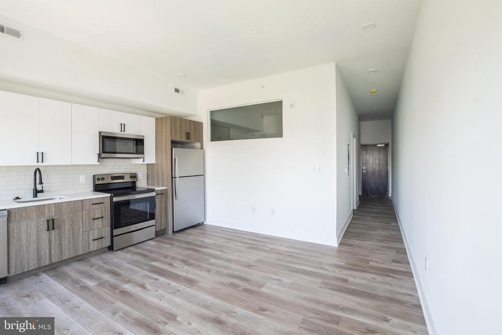 1420 Point Breeze Avenue - Photo 2