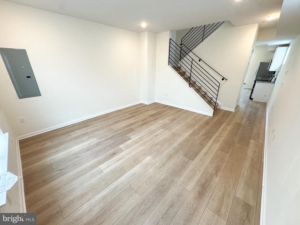 1327 S 27th Street - Photo 4