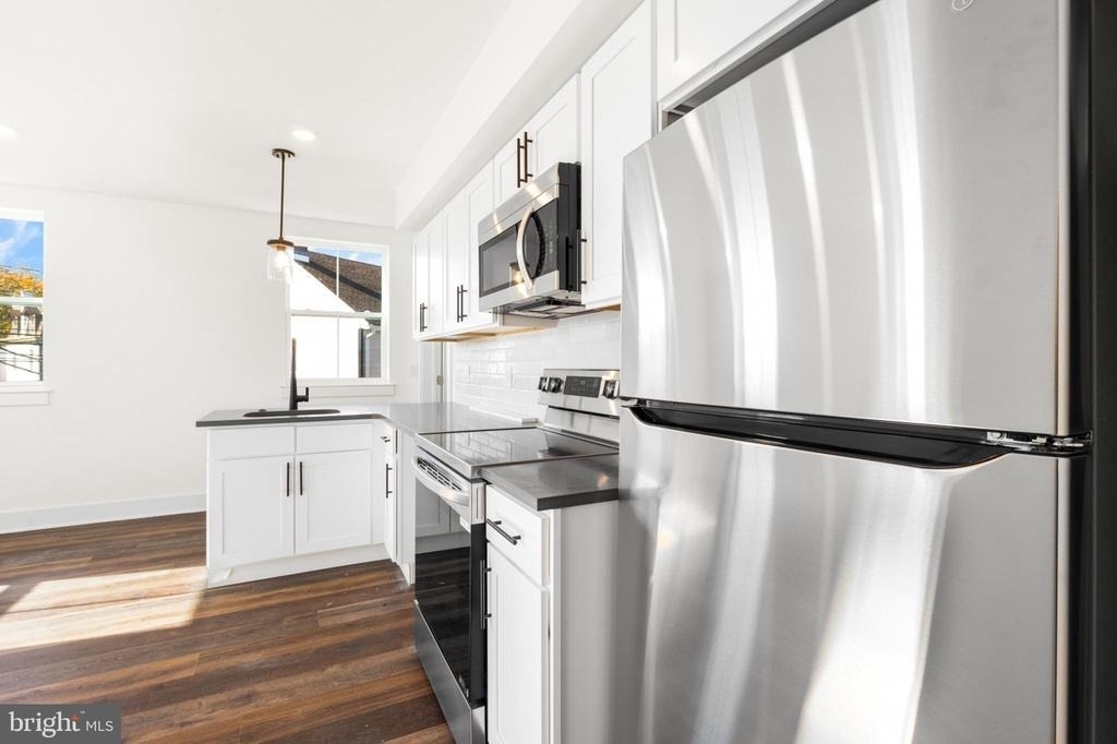 7037 Ridge Avenue - Photo 3