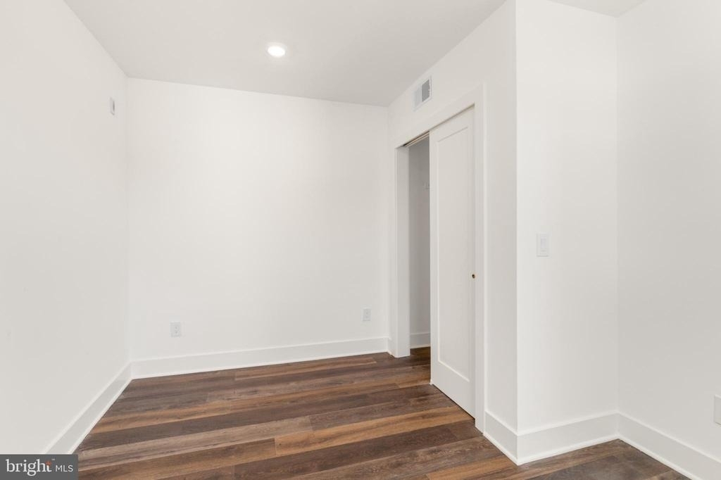 7037 Ridge Avenue - Photo 8