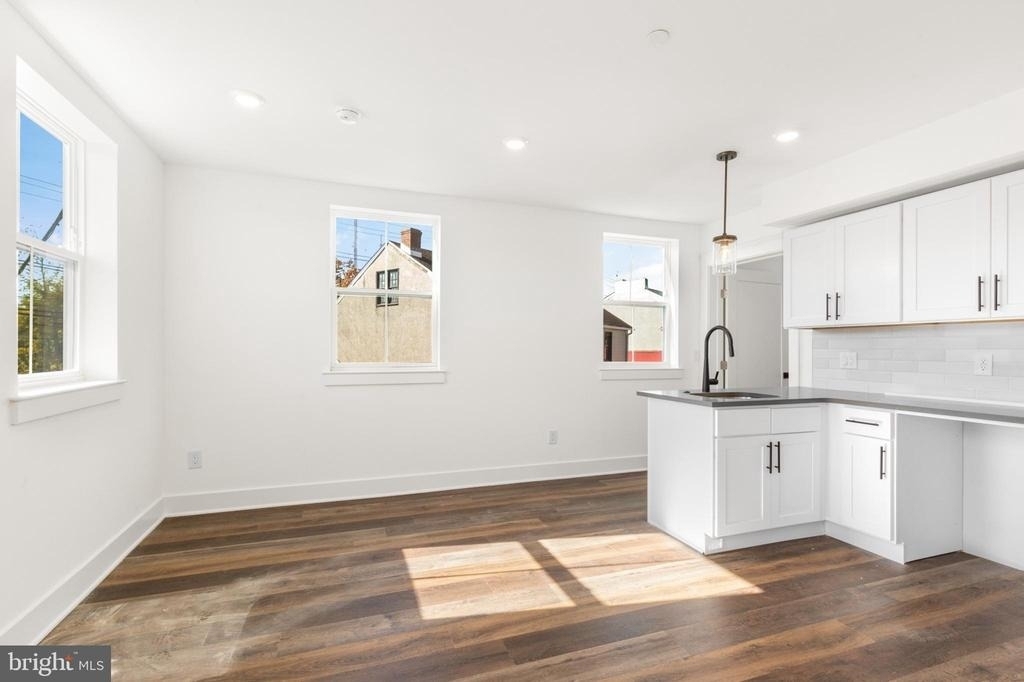 7037 Ridge Avenue - Photo 4