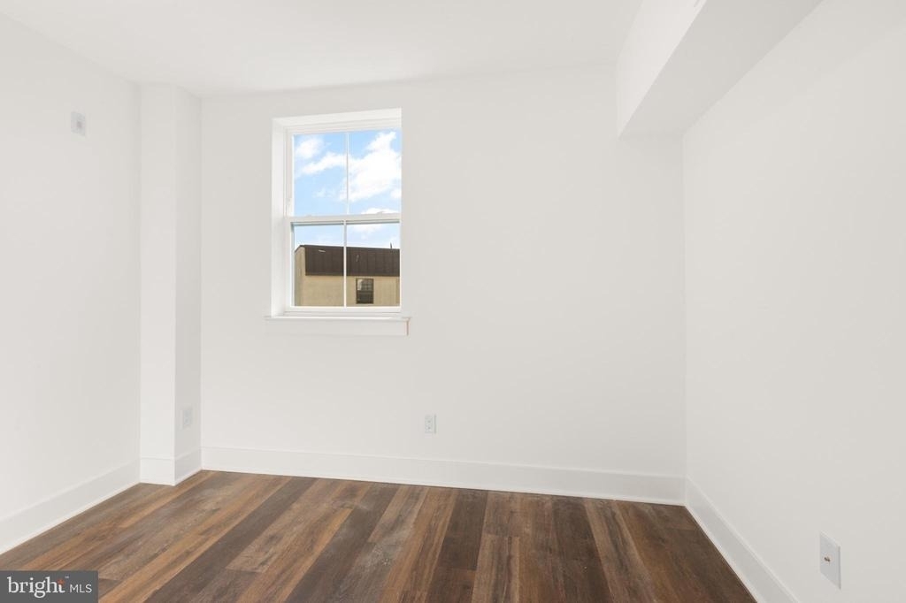 7037 Ridge Avenue - Photo 11