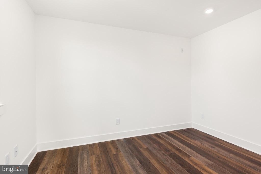 7037 Ridge Avenue - Photo 7