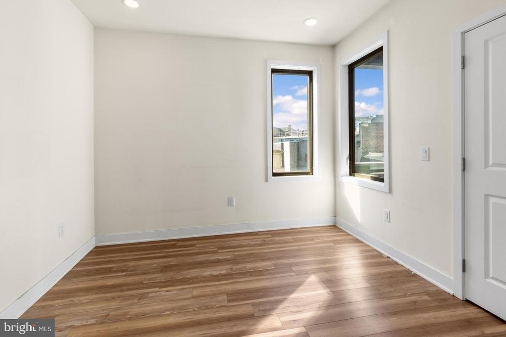 2411 Kensington Avenue - Photo 15