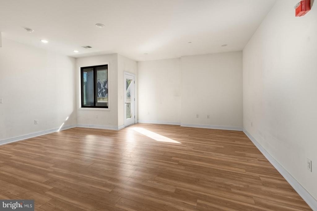 2411 Kensington Avenue - Photo 1