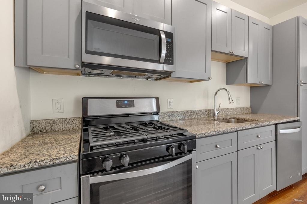 2411 Kensington Avenue - Photo 9