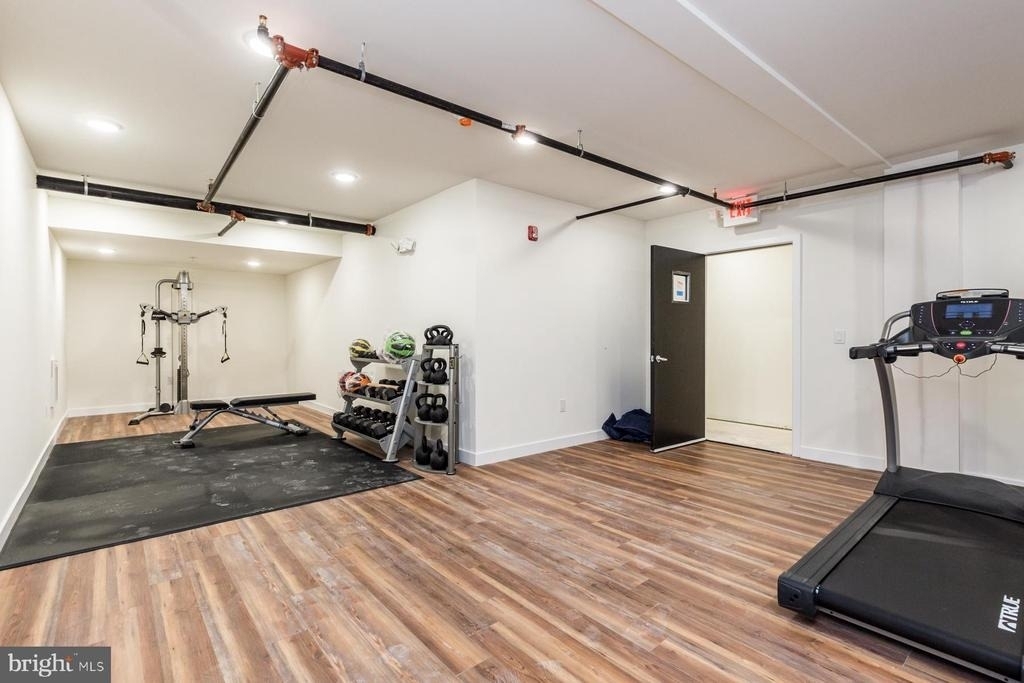 2411 Kensington Avenue - Photo 29