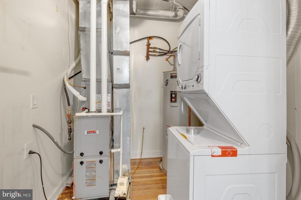 2411 Kensington Avenue - Photo 16