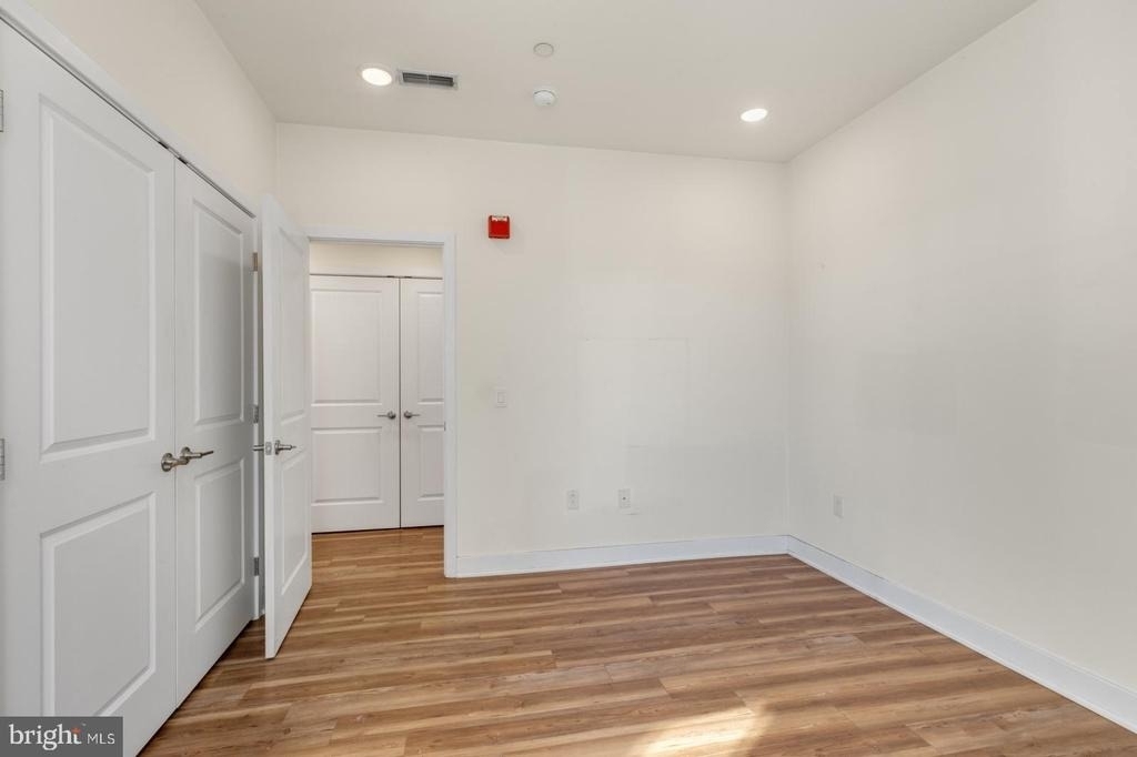 2411 Kensington Avenue - Photo 13