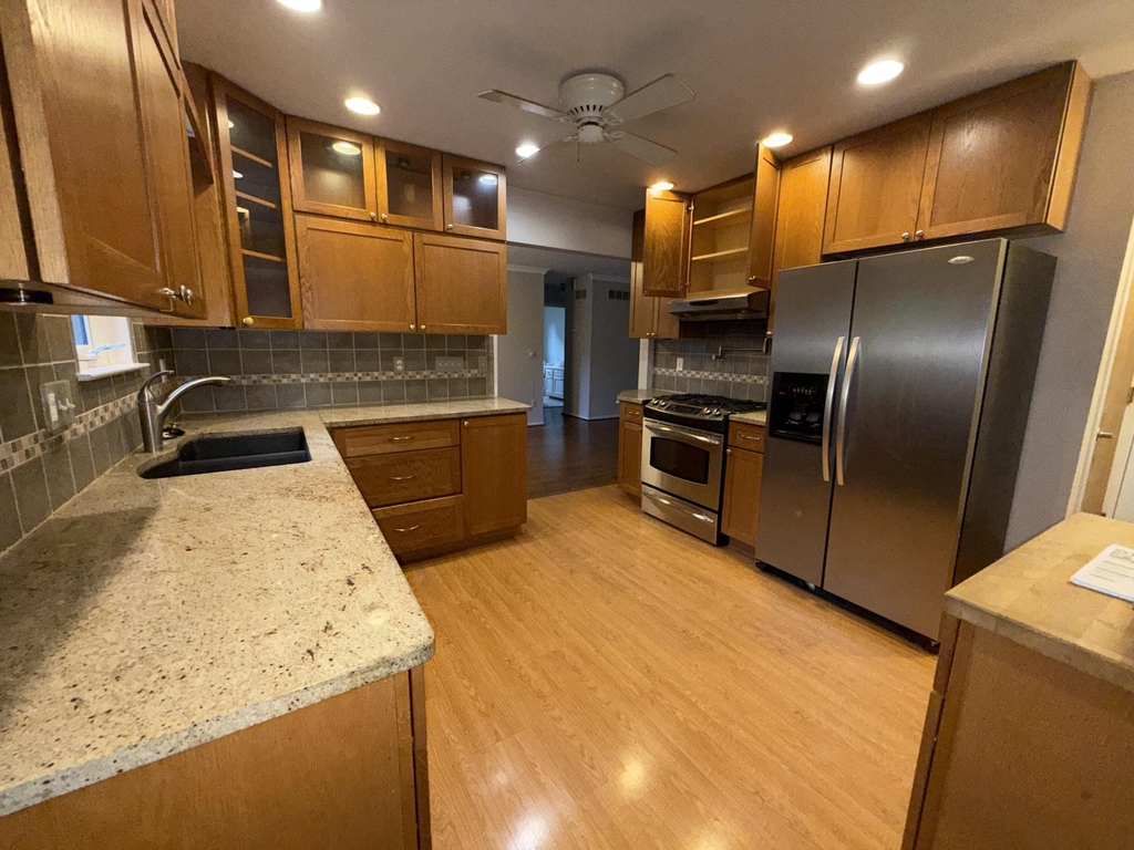 741 Woods Court - Photo 4