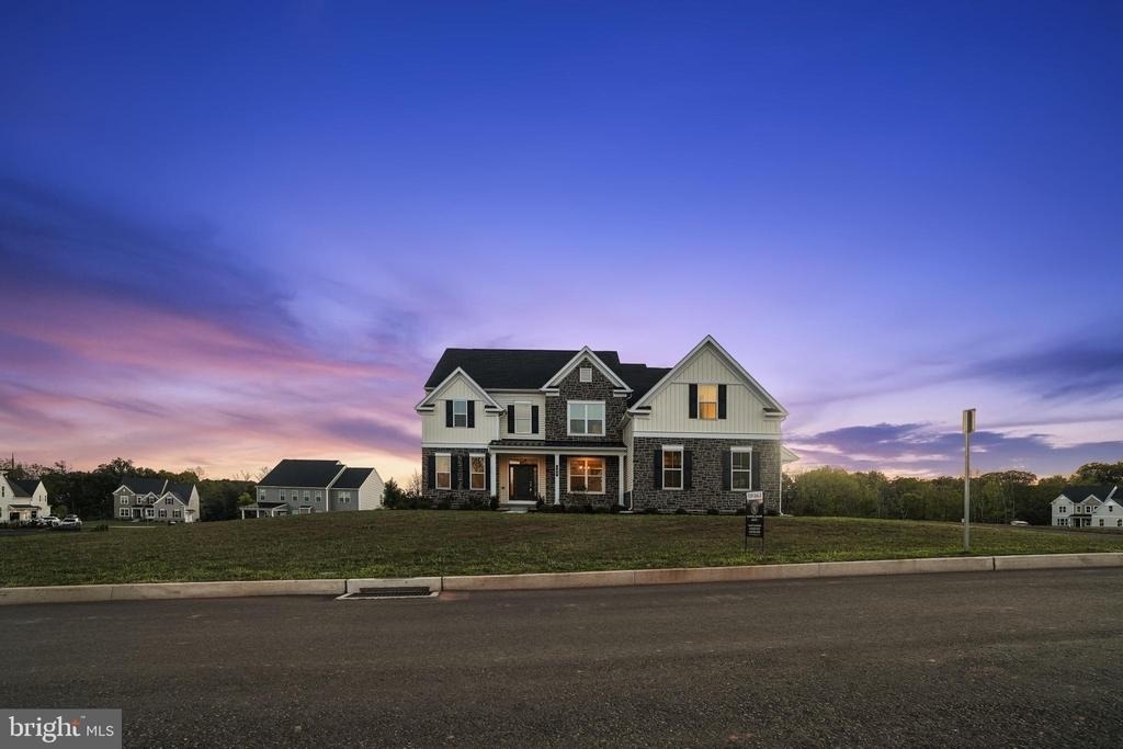 409 Longview Drive - Photo 0