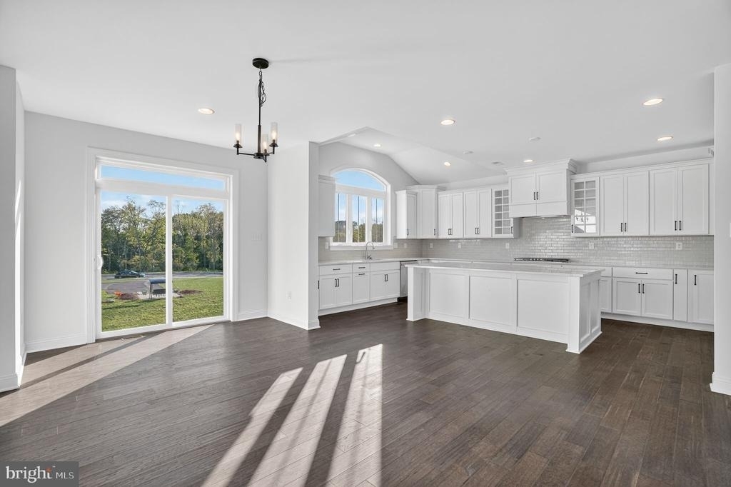 409 Longview Drive - Photo 17