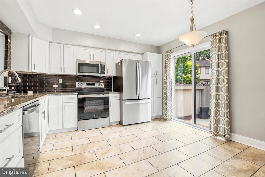 804 Bismark Way - Photo 7