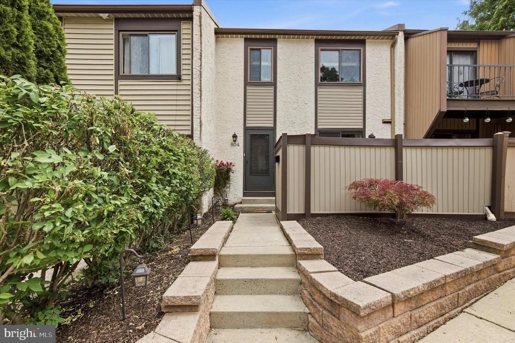 804 Bismark Way - Photo 1