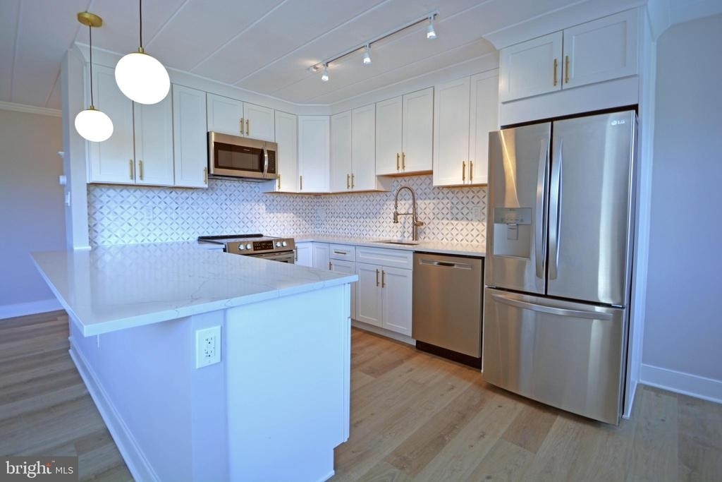 100 Windermere Avenue - Photo 0