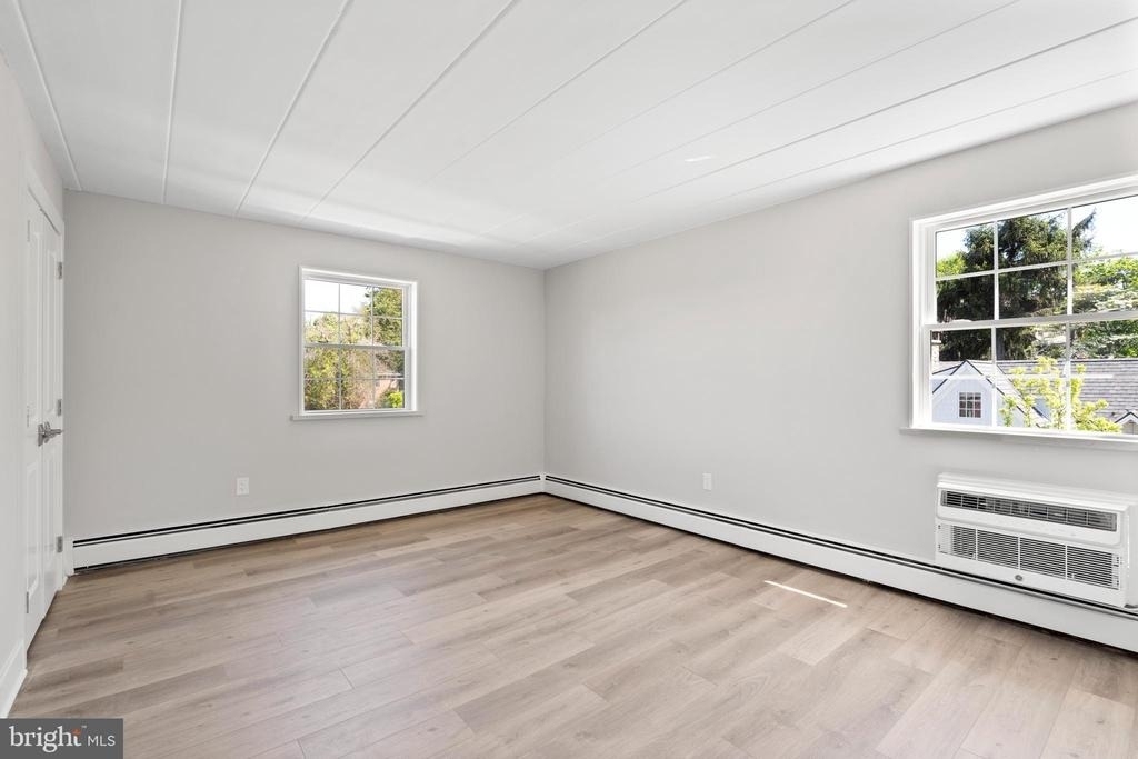 100 Windermere Avenue - Photo 2