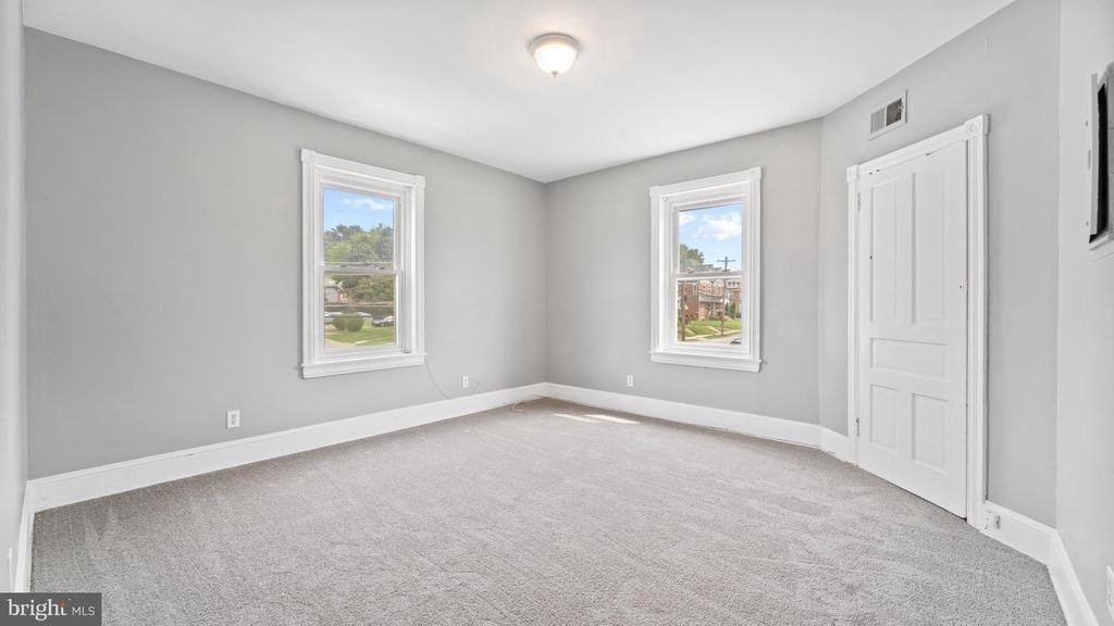 203 S Springfield Road - Photo 9