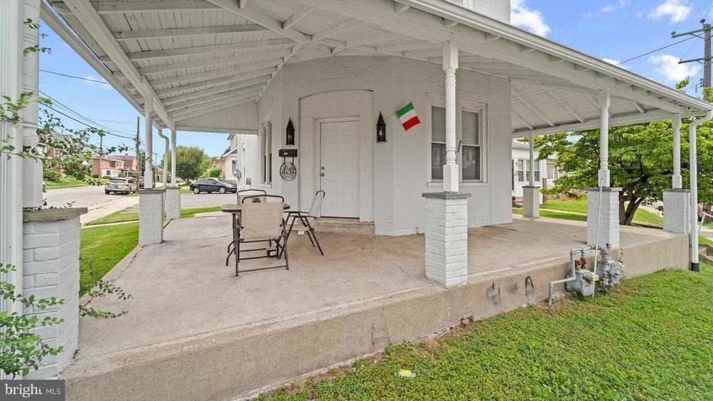 203 S Springfield Road - Photo 1