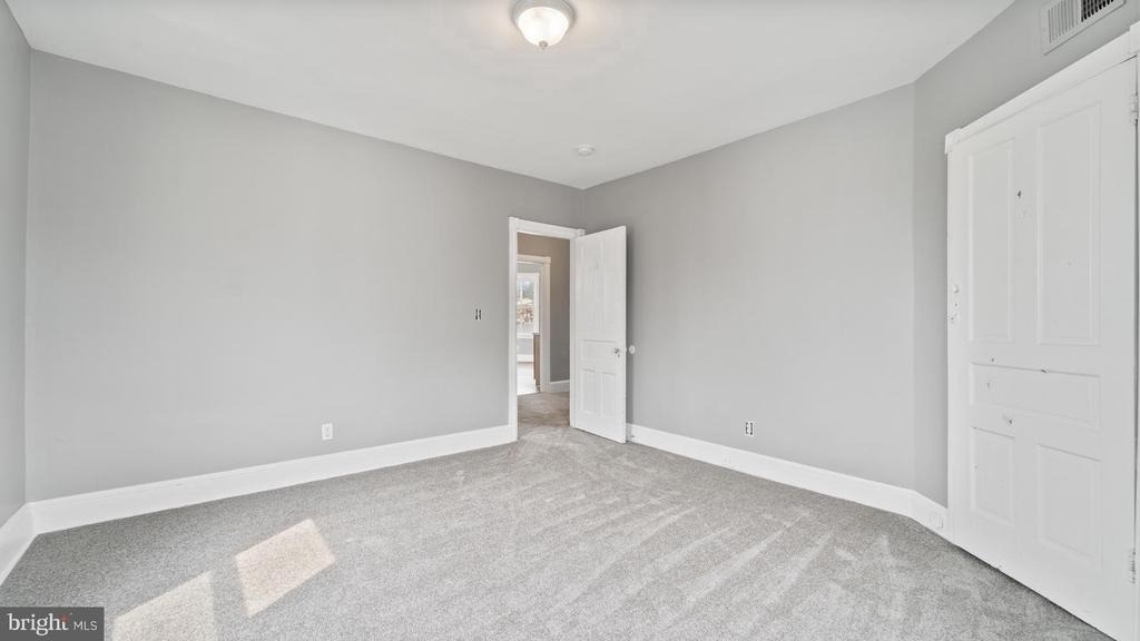 203 S Springfield Road - Photo 6