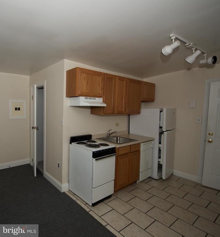 121 E Gay Street - Photo 4