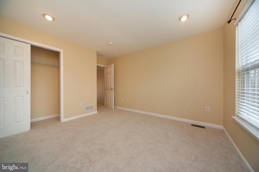 46 Hoover Avenue - Photo 13
