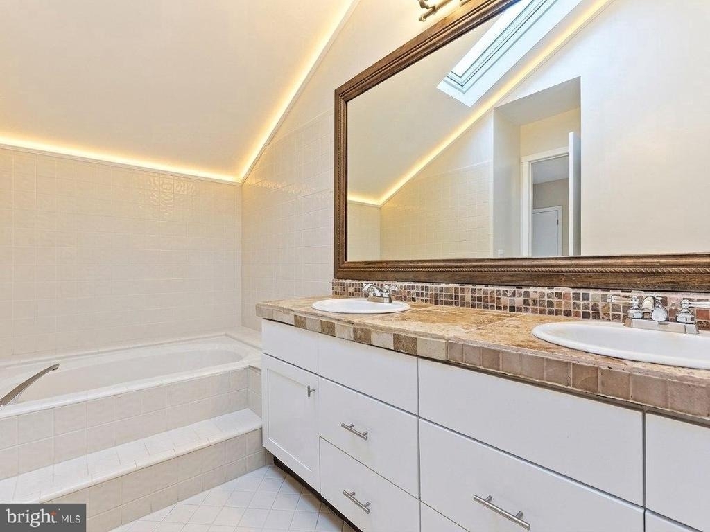 540 Sayre Drive - Photo 9