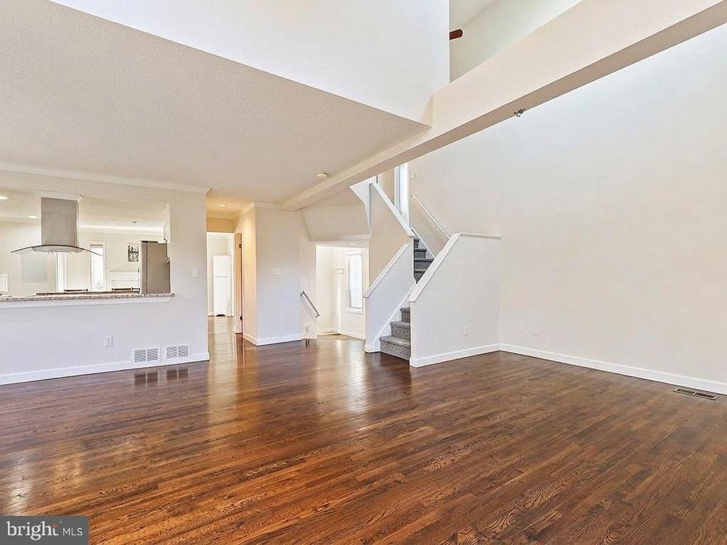 540 Sayre Drive - Photo 2