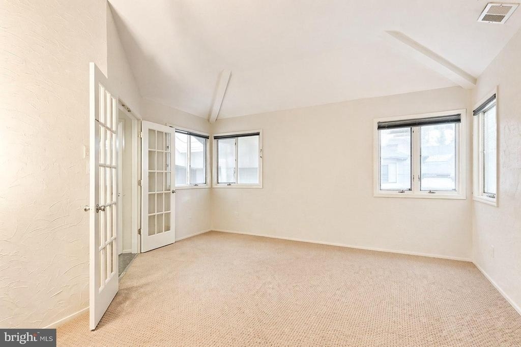 540 Sayre Drive - Photo 10