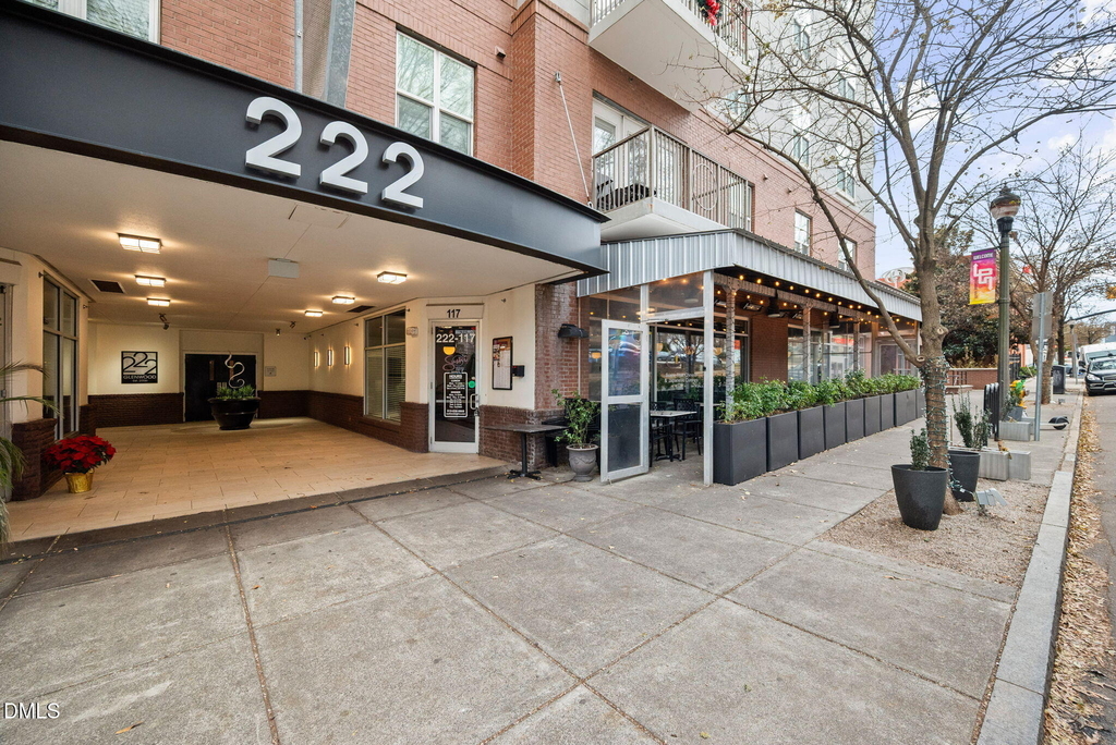 222 Glenwood - Photo 0