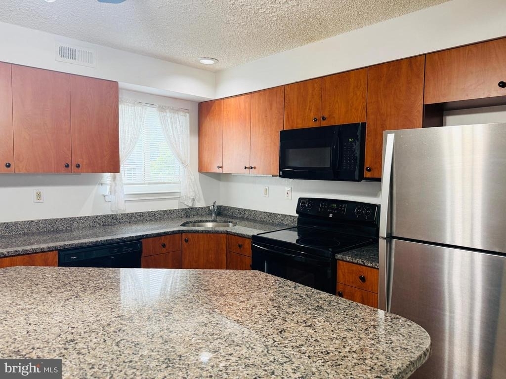 835 Chanticleer Drive - Photo 16