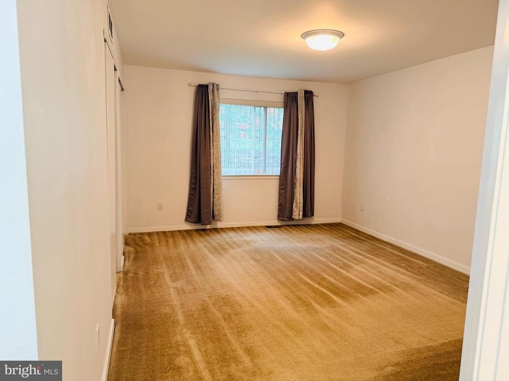 835 Chanticleer Drive - Photo 32