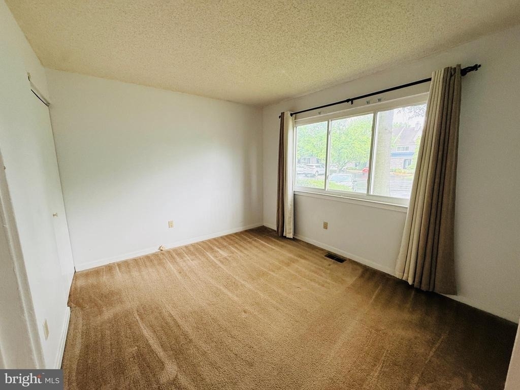 835 Chanticleer Drive - Photo 36