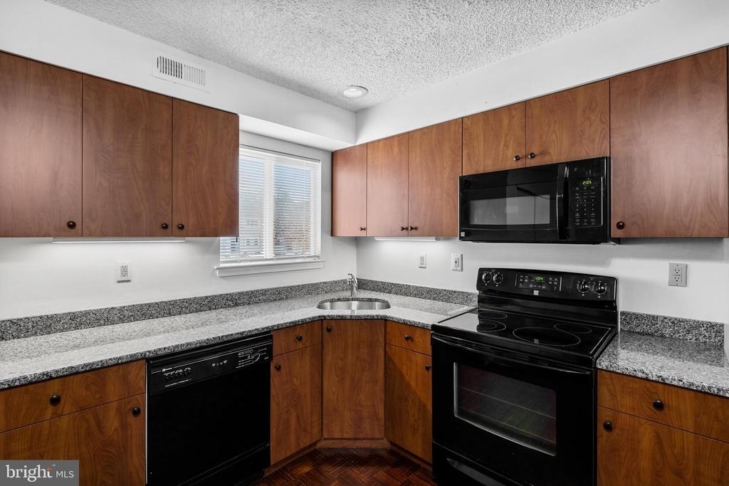 835 Chanticleer Drive - Photo 13